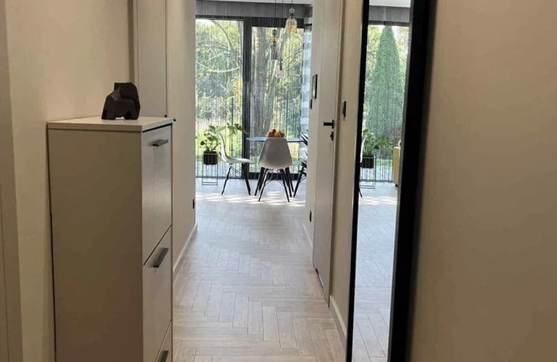 Location d’un appartement élégant de 3 pièces avec jardin privé, 54 m², Zwierzyniec, Cracovie, Pologne